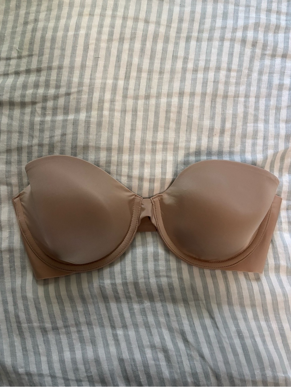 Invisible by Victoria's Secret Lightly Lined Strapless Bra